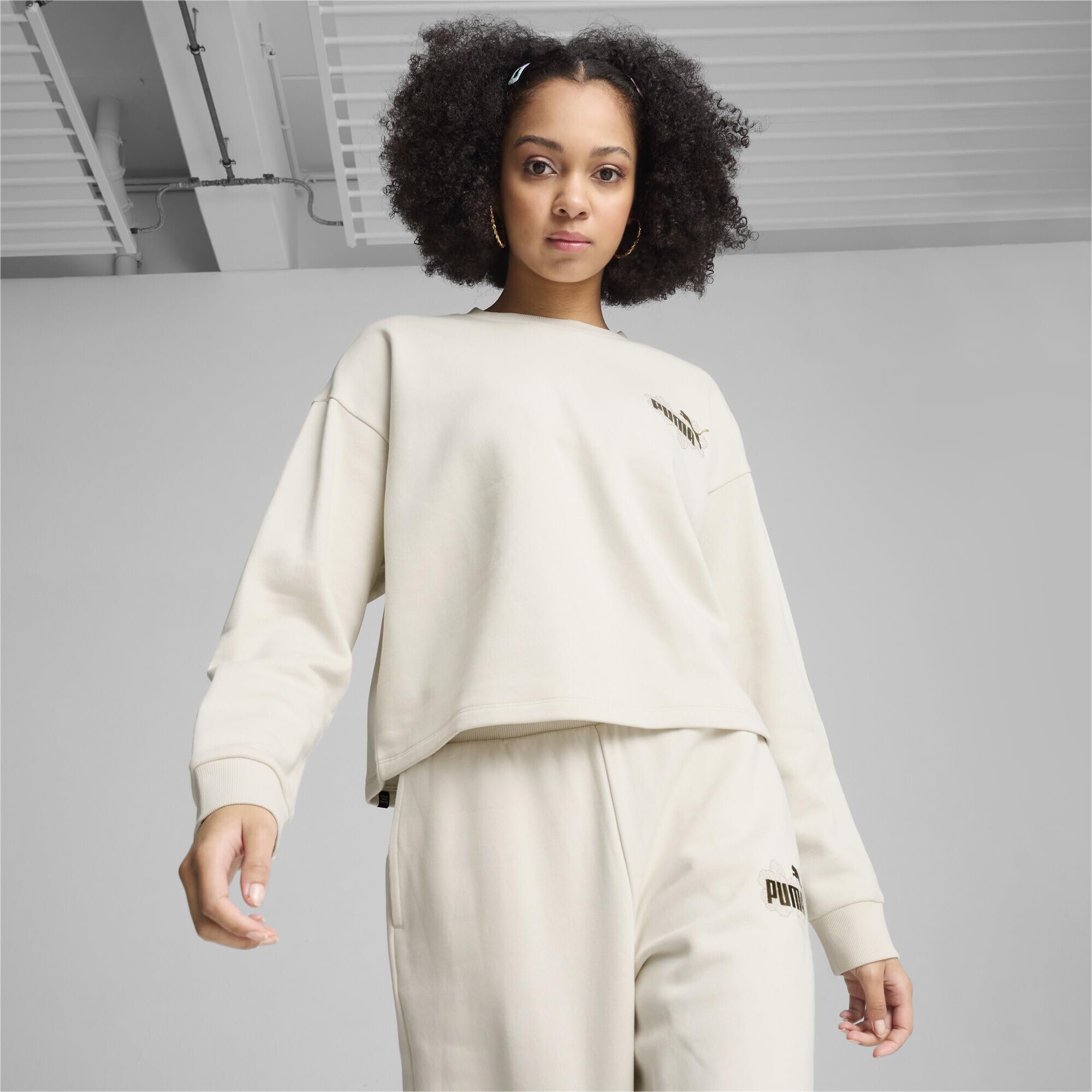 PUMA ESS+ Class Act Crew FL Sudor Mujer